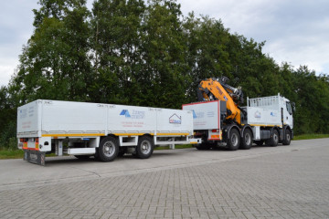 Aanhangwagen met open laadbak en zijborden in Heusden-Zolder 