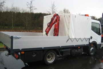 Open laadbak met laadkraan Maxilift op Nissan 