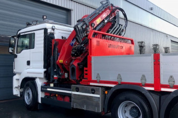 Laadkraan COPMA 360.6J4 met open laadbak op MAN in Oudsbergen