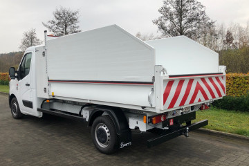 Kipper met gereedschapskoffer op Renault in Turnhout