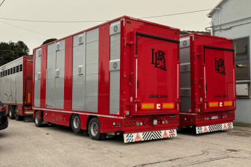 Aanhangwagen IRMA met 2 laadvloeren in Bakel (NL)