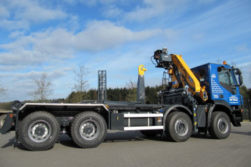 Laadkraan Copma 210.2 met containersysteem 20T Busi Group op IVECO in Vosselaar 