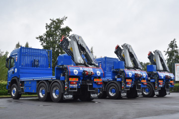 3x Laadkraan COPMA 228HP.4 met open laadbak op SCANIA in Lommel 