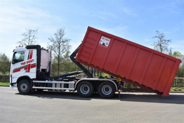 Containersysteem Busi Group 20 ton op VOLVO in Kessel