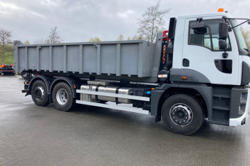 Containersysteem Busi Group 20 ton op FORD in Geel