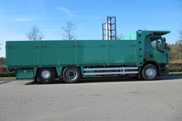 Open laadbak met alu zijborden en walking floor op Renault in Weelde