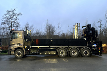 Laadkraan Copma 530.7J4 met open laadbak met zijborden op RENAULT in Herentals