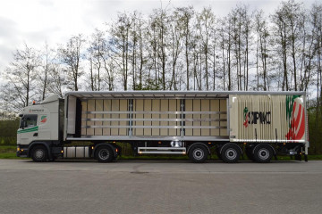 Schuifzeiloplegger / Huifopbouw in Geel 