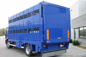 Veelaadkast NOYENS met 2 laadvloeren op VOLVO in Retie