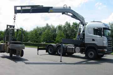 Laadkraan Copma 500.4 op Scania in Averbode