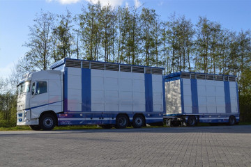 Veelaadkast IRMA met 3 laadvloeren op VOLVO in Bekegem