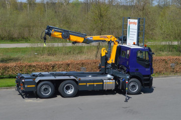 Laadkraan Copma 130A.5 met containersysteem Busi Group 20 T op IVECO in Retie 