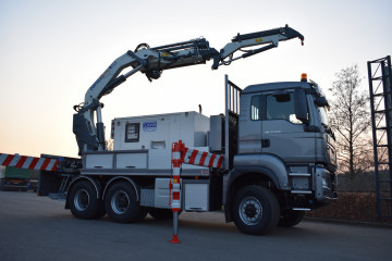 Laadkraan Copma 530.6J4 (kraanwagen) met aparte motor op MAN in Arendonk 