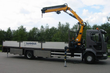 Laadkraan Copma 160.5 met open laadbak op Renault in Mortsel