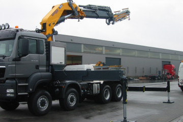 Laadkraan Copma 870.8J6 op trekker MAN in Kasterlee