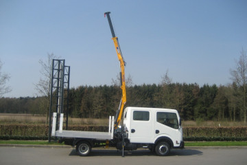 Laadkraan Copma 30.2 met open laadplateau op Nissan 