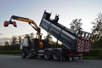 Laadkraan Copma 360.5 met grijper en kipper op DAF in Rocourt