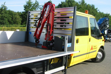 Open laadbak met laadkraan Maxilift op Ford in Antwerpen