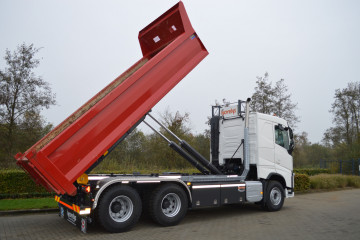 Système de conteneur Busi Group 20 tonnes sur VOLVO à Kessel