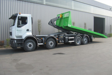 Containersysteem Busi Group 30 ton op Renault in Pulderbos 