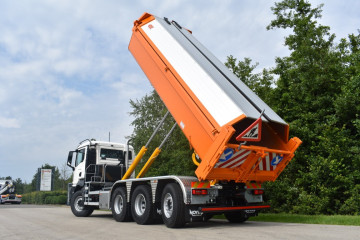 Opbouw van containersysteem Busi Group 25 ton op MAN in Turnhout