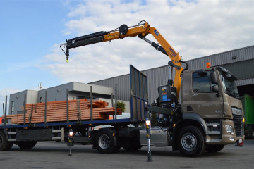 Laadkraan Copma 210.3 op DAF trekker in Turnhout 