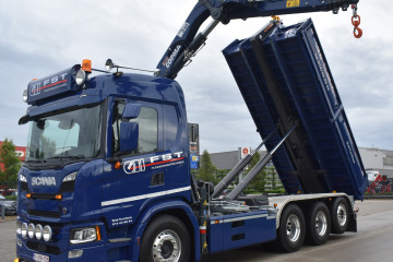 Laadkraan COPMA 240.5 met containersysteem 20T Busi Group op SCANIA in Oud-Turnhout