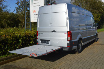 Laadklep met vouwbaar platform op Volkswagen in Mol 