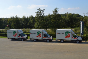 3x Geïsoleerde laadkasten voor het transport van gekoeld vlees op Ford in Geel 