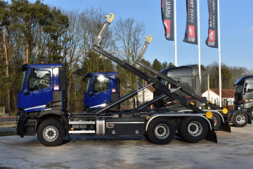 2x Opbouw van containersysteem Busi Group 20 ton op RENAULT in Herenthout