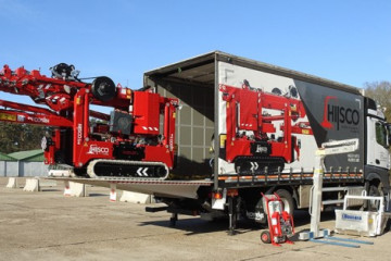 Schuifzeil opbouw met Dhollandia laadbrug 7500 kg op Mercedes in Laakdal