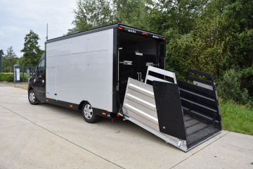 Veelaadkast IRMA met enkele laadvloer op Renault Master in Retie