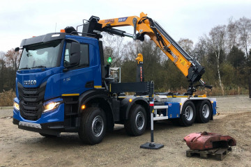 Laadkraan Copma 208.2 met containersysteem 25T Busi Group op IVECO in Vosselaar