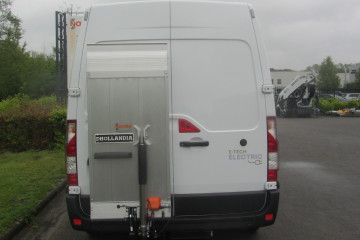 Dhollandia laadbrug op Renault Master E-tech 