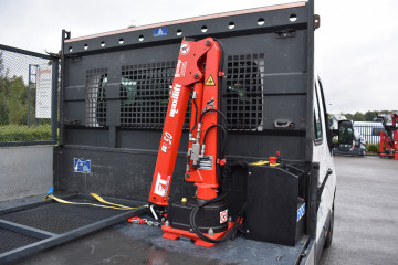 Laadkraan Maxilift M50.2H gemonteerd op bestaande laadbak in Merksem