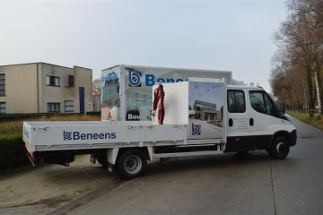 Open laadbak met Ferrari laadkraan op IVECO in Olen 