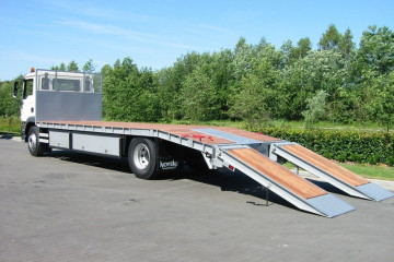 Open laadplateau met Dhollandia oprijrampen in Vorselaar 