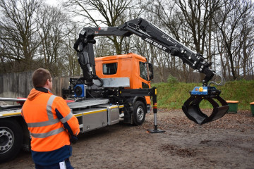 Laadkraan Marchesi type M21Z 02.92 en 20T containersysteem op DAF in Westerlo