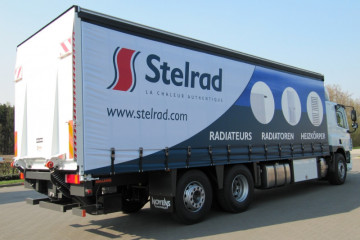 Schuifzeilopbouw / huifopbouw  met Dhollandia laadklep in Herentals