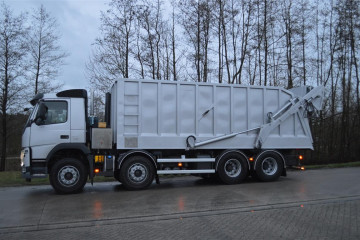 Opbouw voor slachtafval transport op Volvo in Hulshout