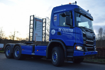 Trekker voor uitzonderlijk vervoer op Scania in Lommel 