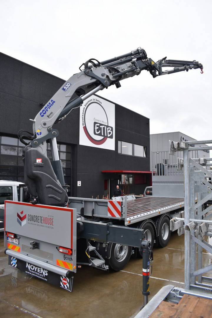 Copma Laadkraan Etib Betonbouw Volvo Laadbak Carrosseriebouw Olen (10)