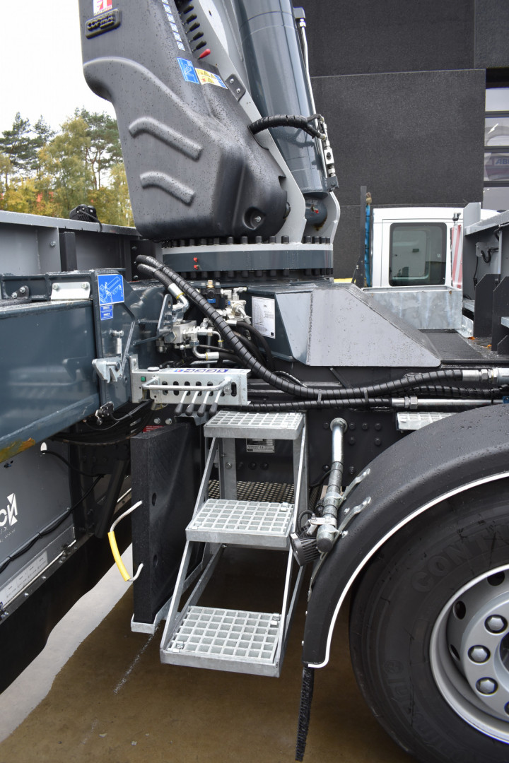 Copma Laadkraan Etib Betonbouw Volvo Laadbak Carrosseriebouw Olen (12)