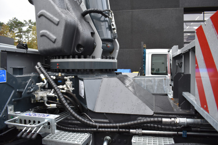 Copma Laadkraan Etib Betonbouw Volvo Laadbak Carrosseriebouw Olen (13)