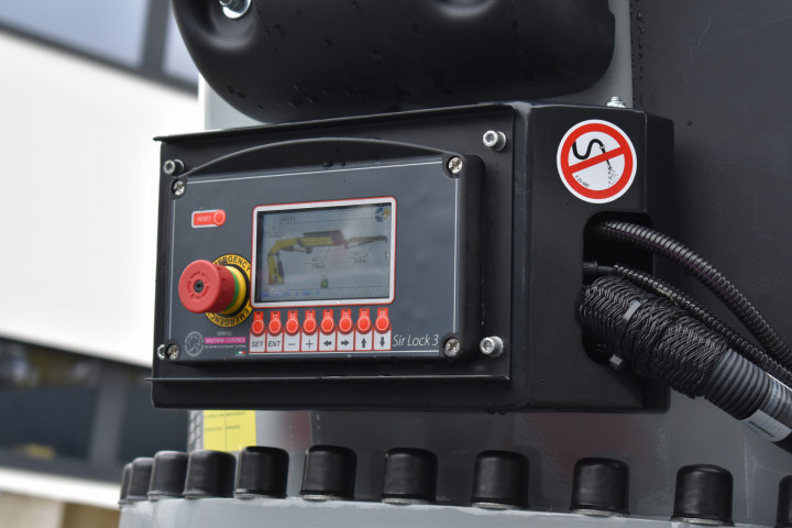 Copma Laadkraan Etib Betonbouw Volvo Laadbak Carrosseriebouw Olen (17)