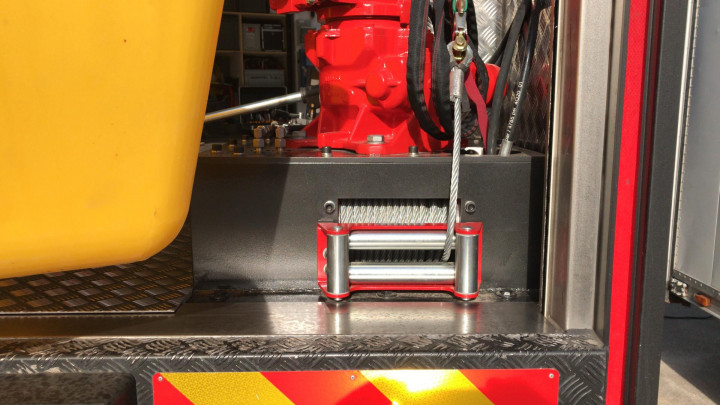 Ferrari Laadkraan In Laadbak Tilhulp Schrijnwerkerij Noyens (5)