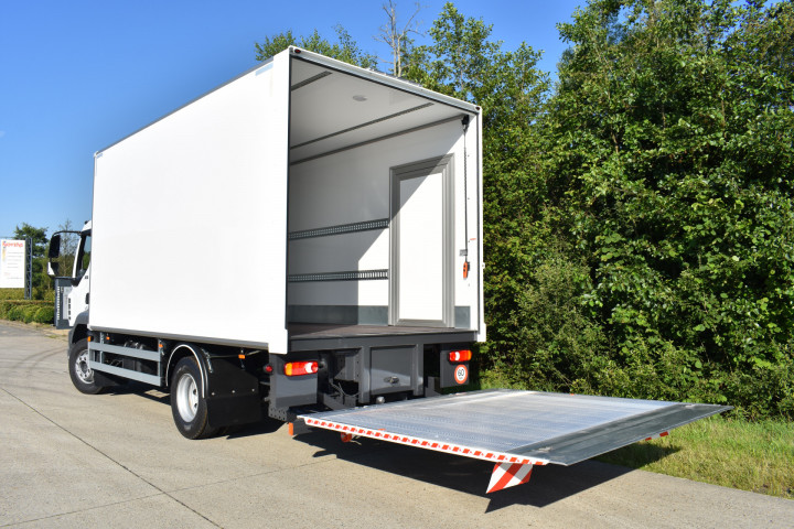 Gemeente Hulshout Daf Gesloten Laadkast Dhollandia Laadbrug (4)