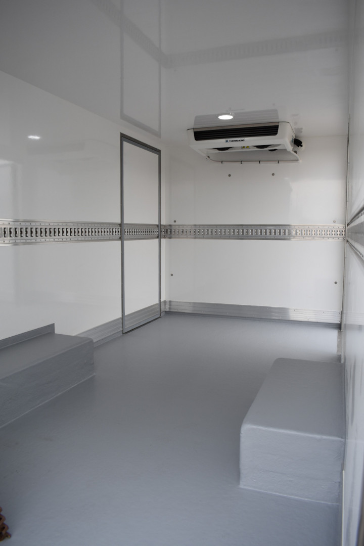 Gesloten Geisoleerde Laadbak Thermoking Renault Lille (4)