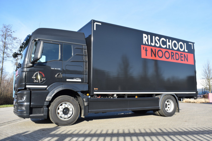 Gesloten Laadkast Rijschool Man Carrosseriebouw (17)