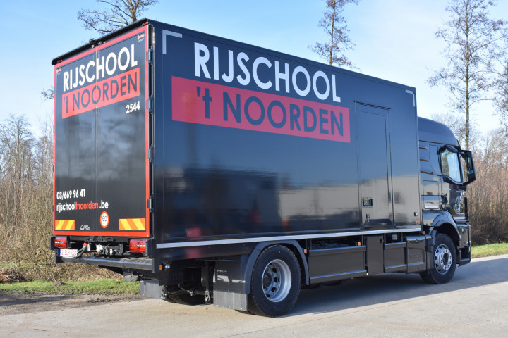 Gesloten Laadkast Rijschool Man Carrosseriebouw (3)